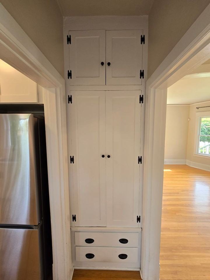 1631 Oakes Ave - Photo 7 of 23