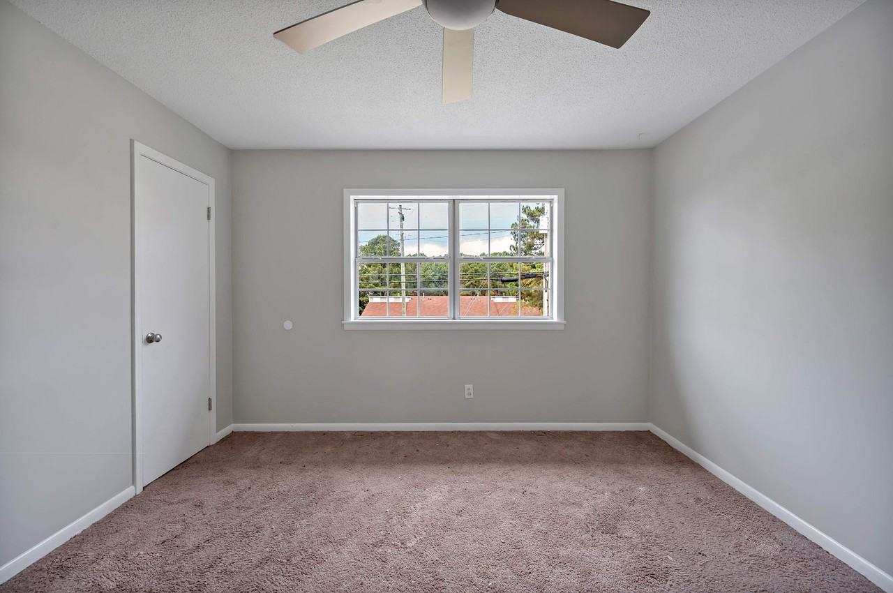 302 Law Rd Apt D - Photo 6 of 7