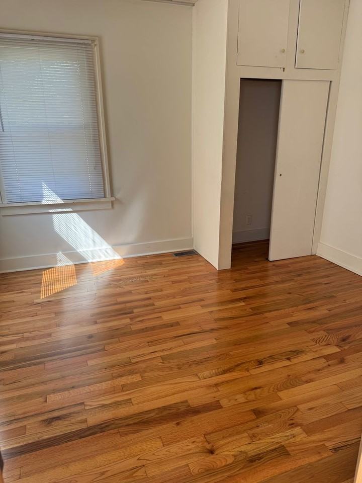 4248 Vine St - Photo 5 of 16