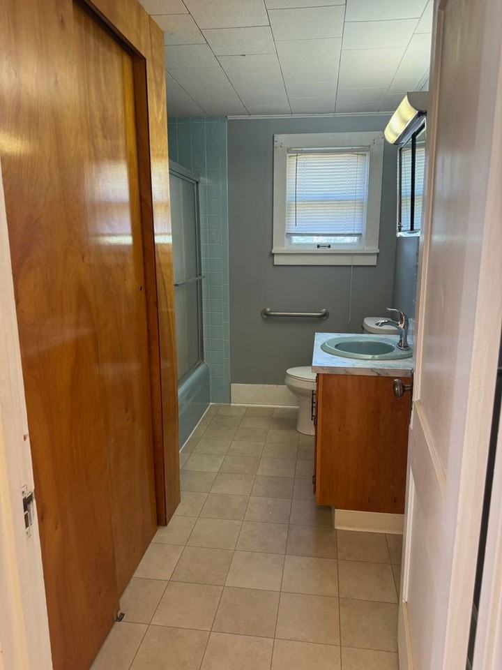 4248 Vine St - Photo 7 of 16