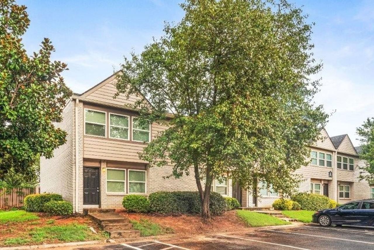 Broadway Townhomes - Photo 7 of 50