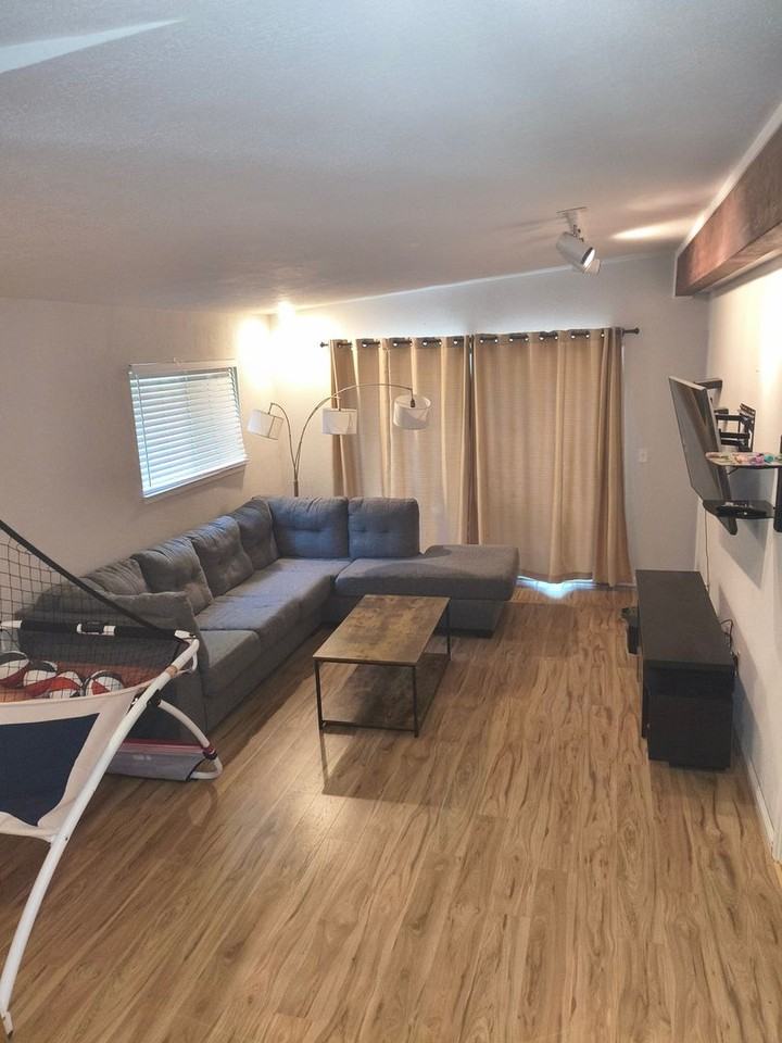 460 Gold Ave - Photo 3 of 19