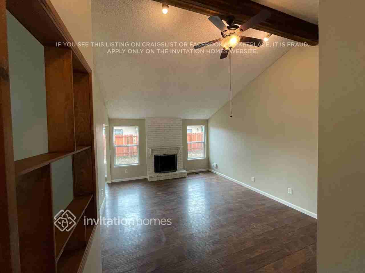 568 Silverado Cir - Photo 2 of 17