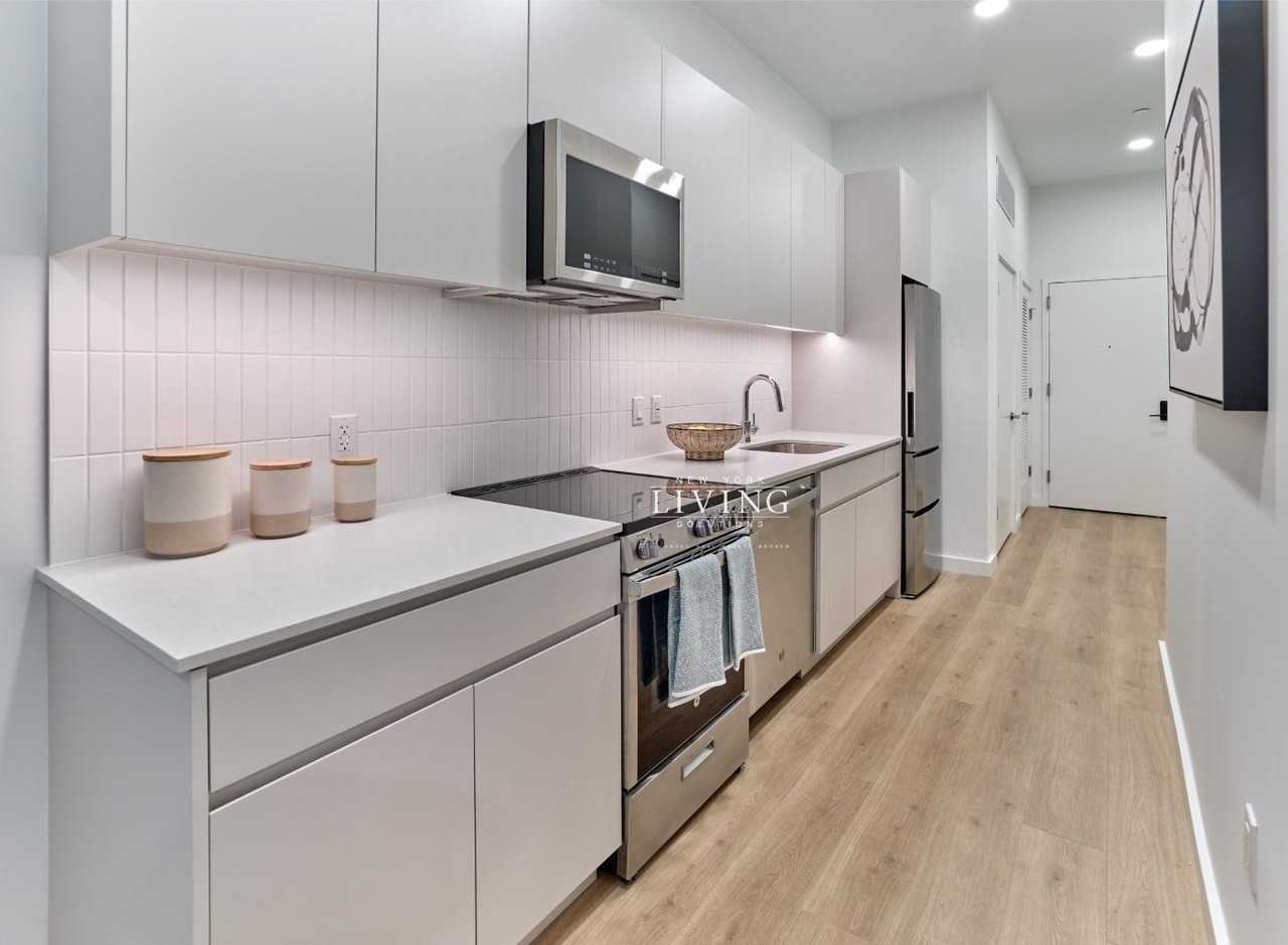 Langdon Pl #1505 - Photo 3 of 9