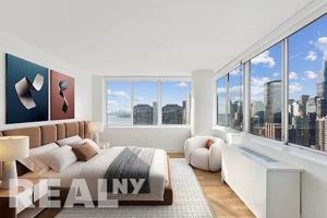 featured image of E 54th St #3108