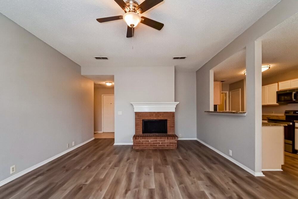 1009 Springcreek Dr - Photo 6 of 16