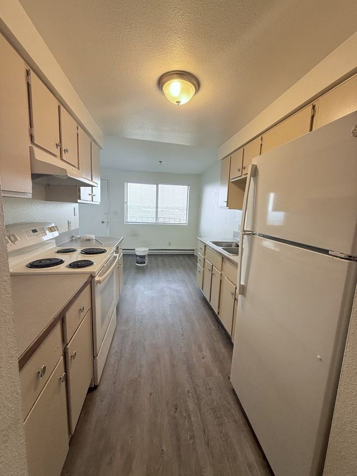 Bay View Apartments Near WWU - Photo 4 of 22