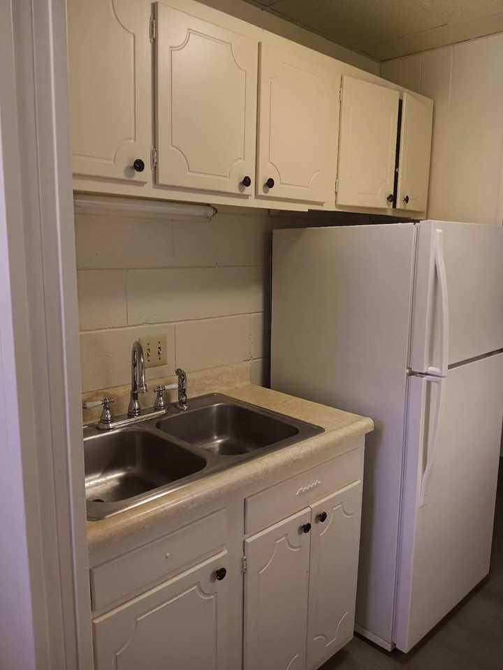 Charlestowne Henderson - Photo 2 of 37