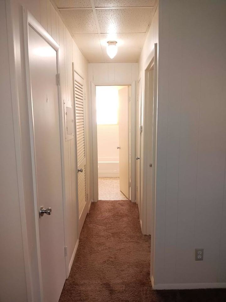 Charlestowne Henderson - Photo 6 of 37