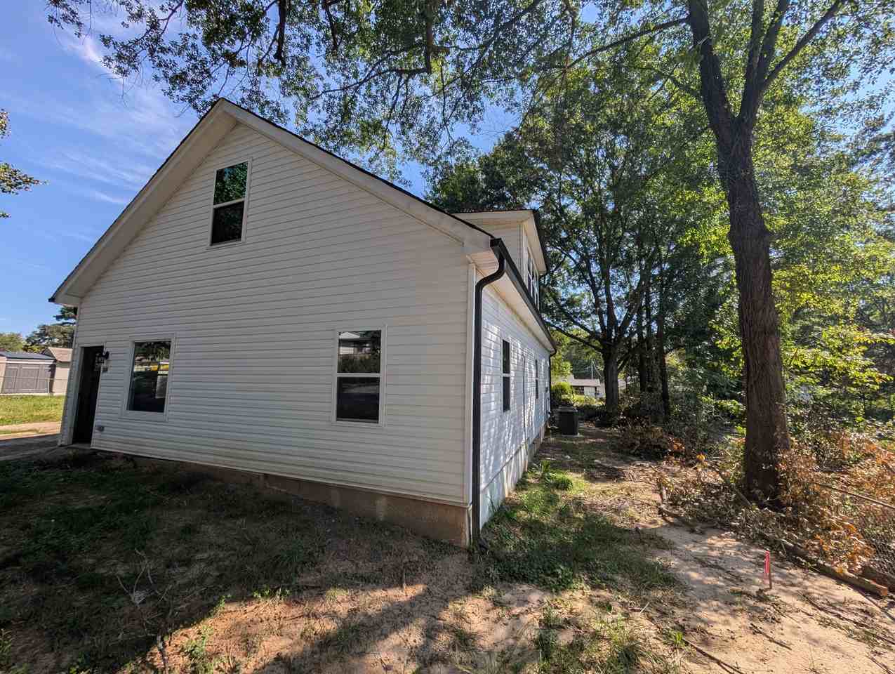 1814 Hart St - Photo 3 of 16