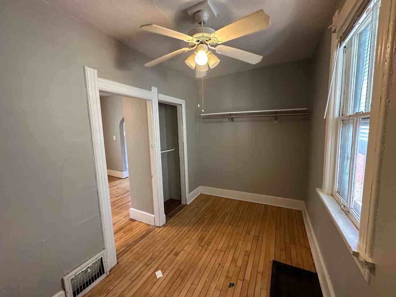 824 East Wright Street - Photo 7 of 11