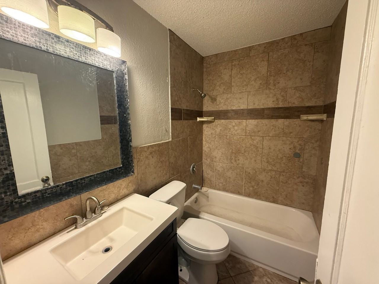 2603 35th St - Photo 6 of 7
