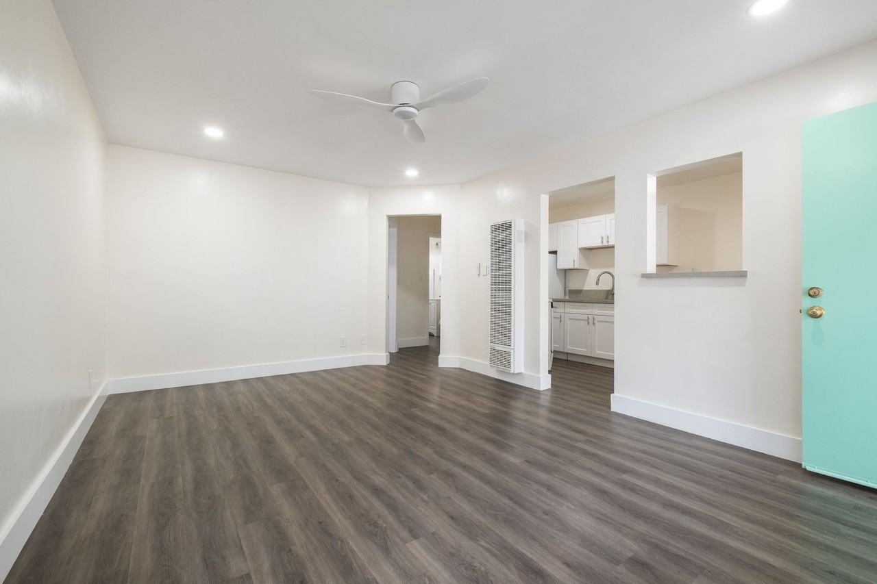 Boulevard Apartments - Photo 4 of 21