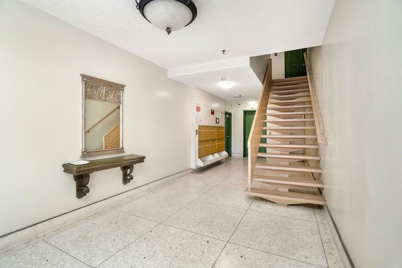 319 S. Clark Drive Apartments - Photo 5 of 30