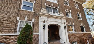 featured image of 702 South Bernard Street