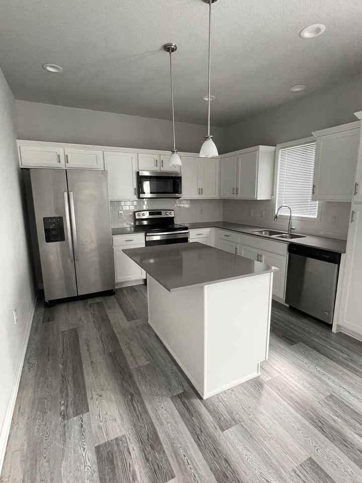 15140 Foxglove Ln - Photo 2 of 15