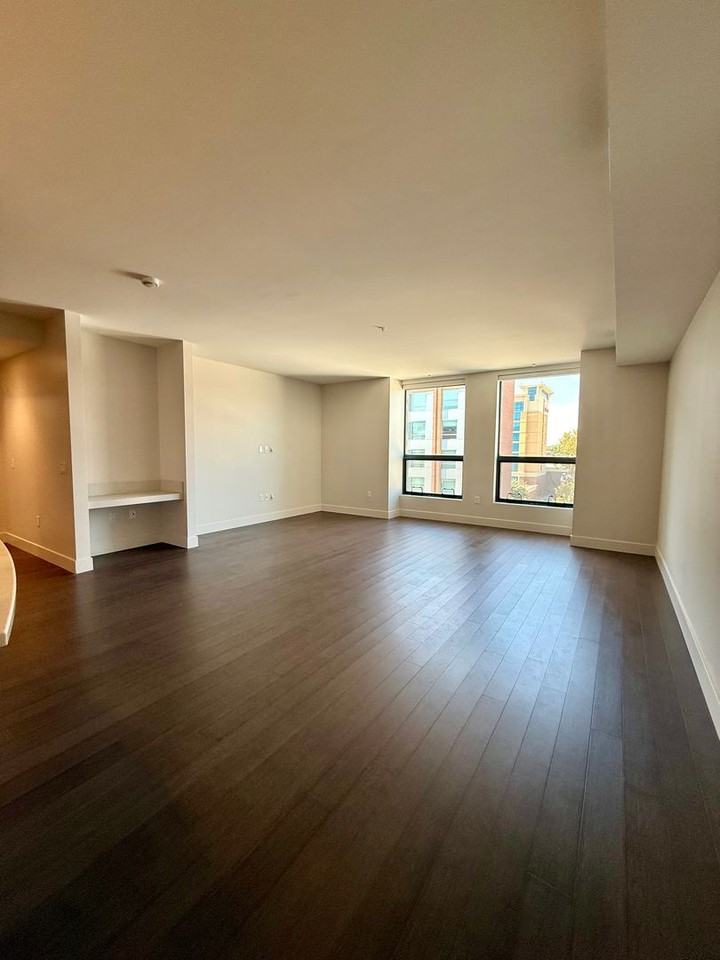 1 Uptown Circle - Photo 4 of 31