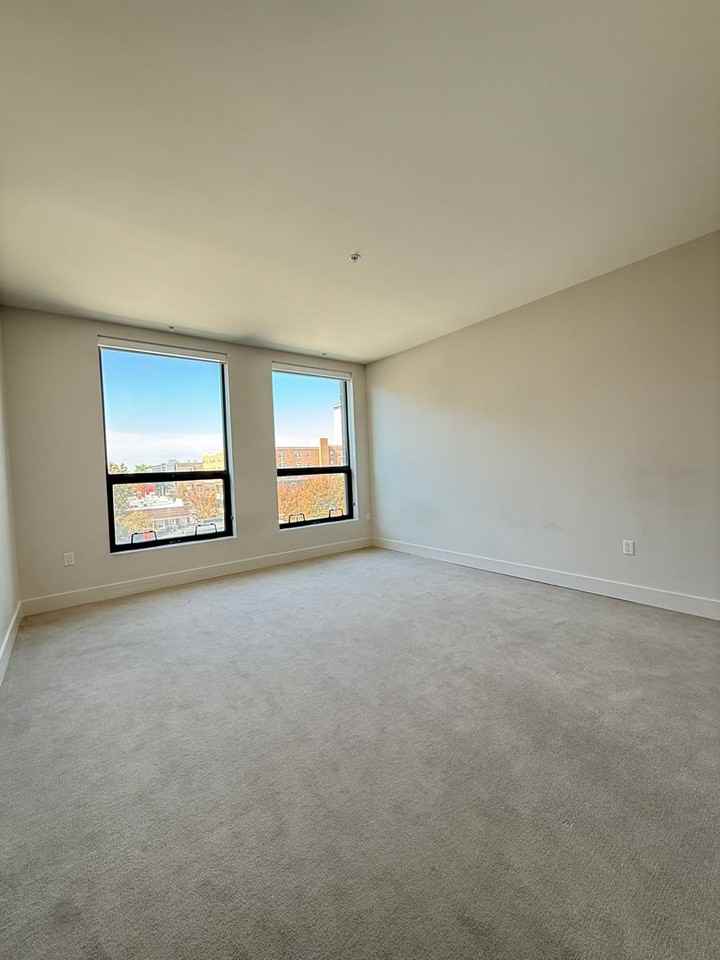 1 Uptown Circle - Photo 5 of 31