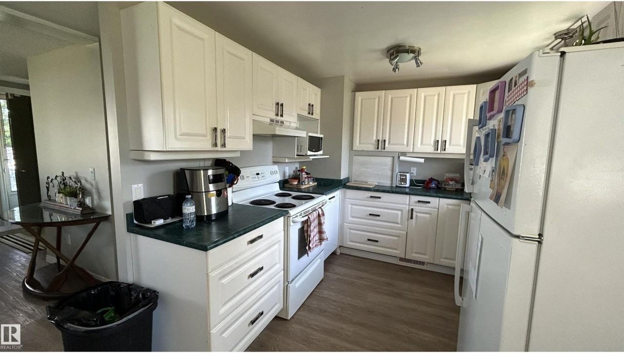 4308 45 Ave #1 - Photo 2 of 19