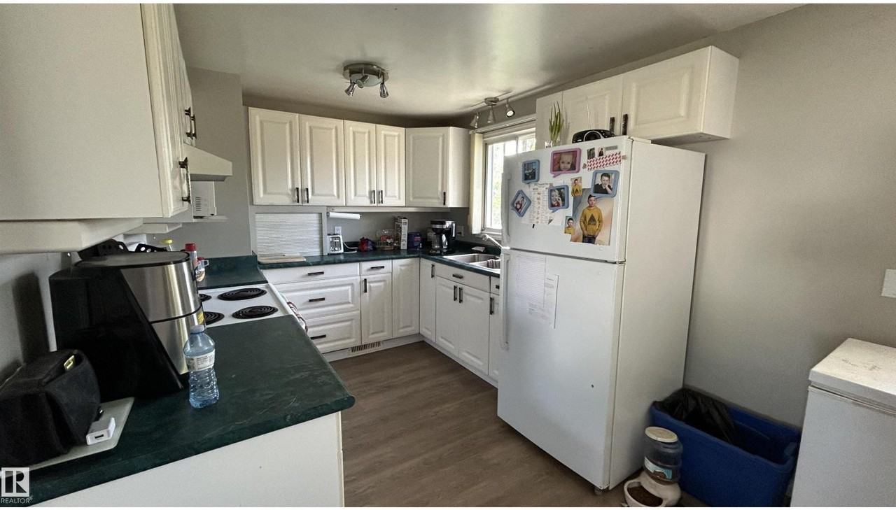 4308 45 Ave #1 - Photo 3 of 19