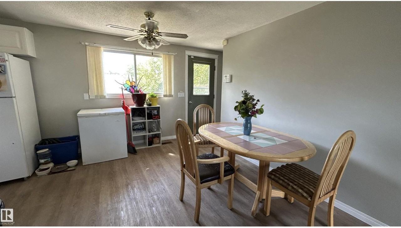 4308 45 Ave #1 - Photo 4 of 19