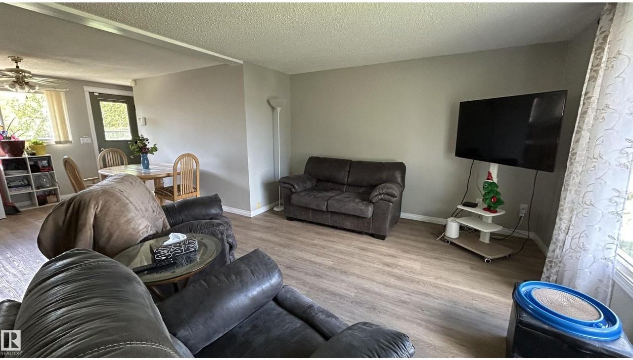 4308 45 Ave #1 - Photo 6 of 19