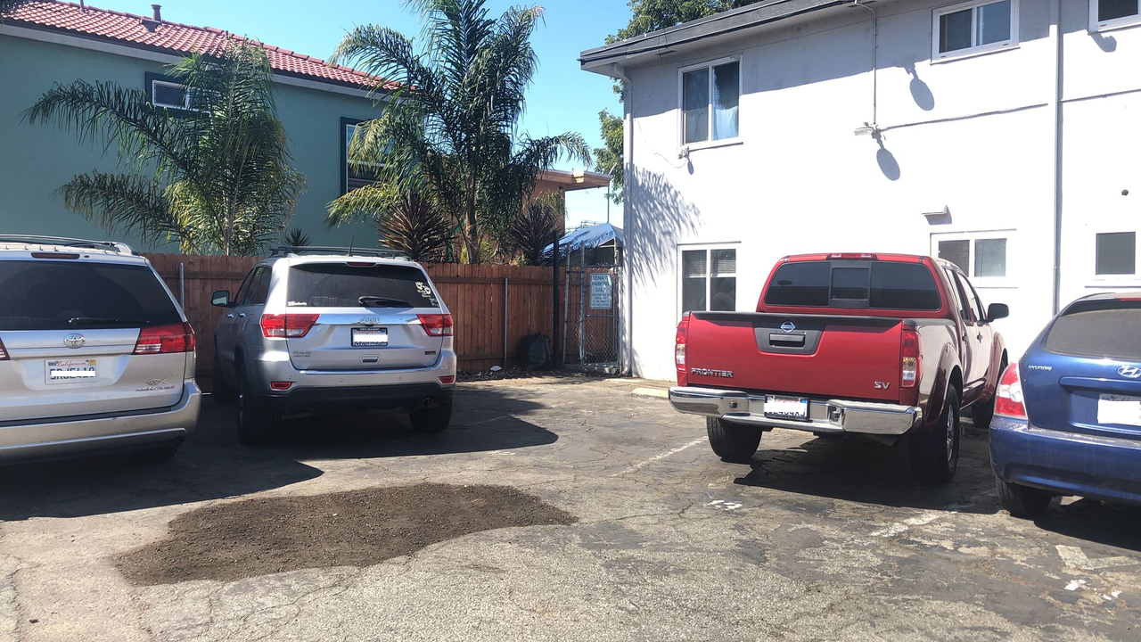 2232 Seminary Avenue - Photo 3 of 7