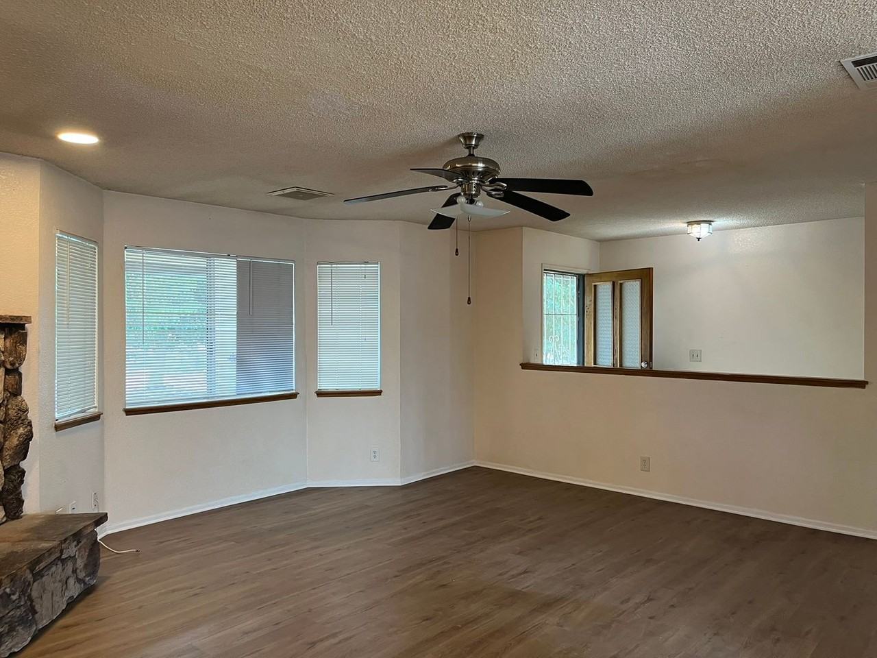 16413 Solvang Ave - Photo 5 of 19