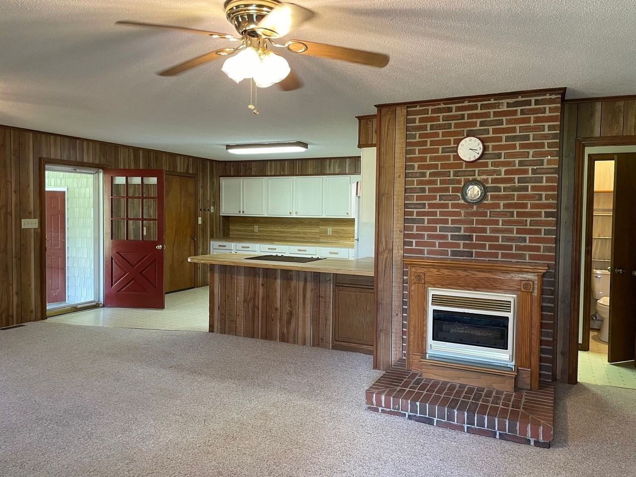 5916 Tucker Ln - Photo 2 of 25