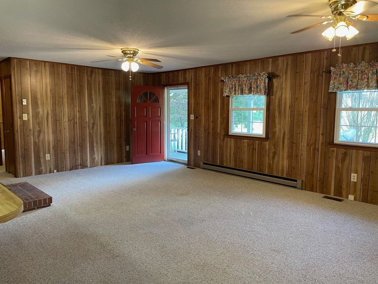 5916 Tucker Ln - Photo 3 of 25