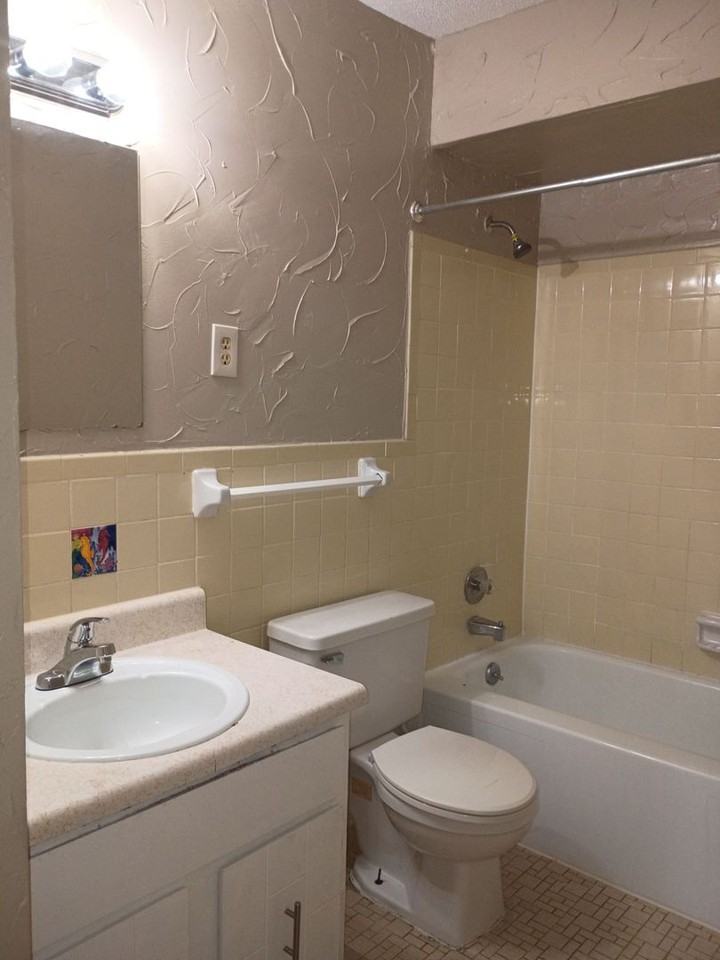 2835 Los Gatos Ct #3 - Photo 4 of 8