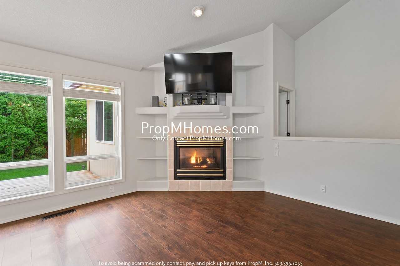 20534 Southwest Trails End Drive - Photo 3 of 25