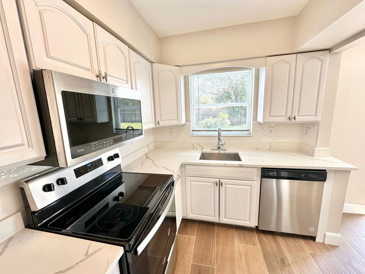 4288 Morningside Cir - Photo 5 of 18