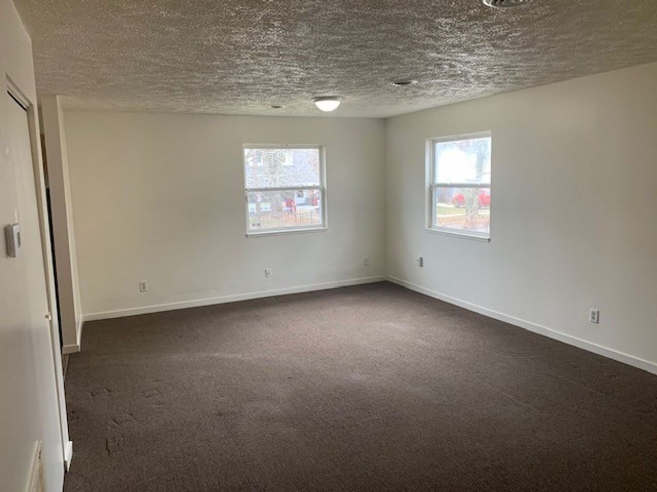 1114 Dunham St Se - Photo 4 of 8