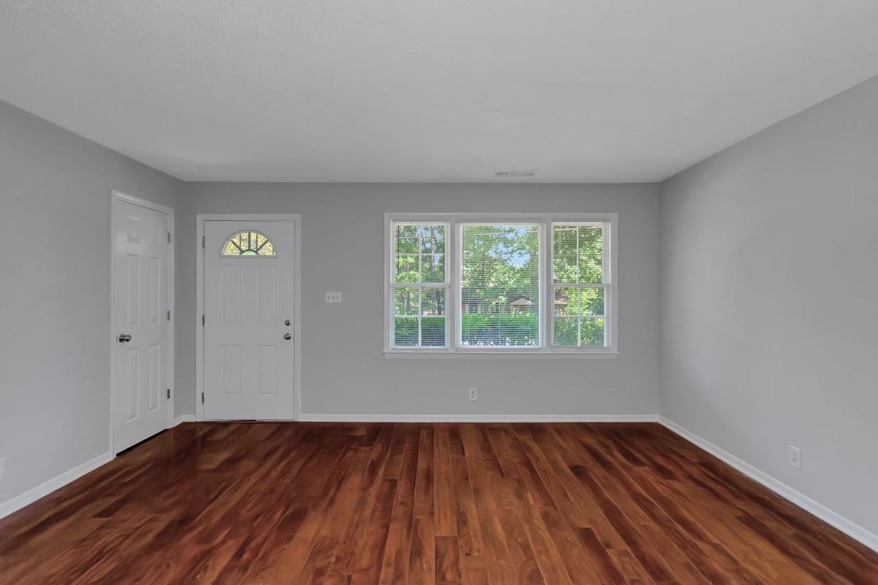 487 Oakside Drive Southwest - Photo 7 of 21