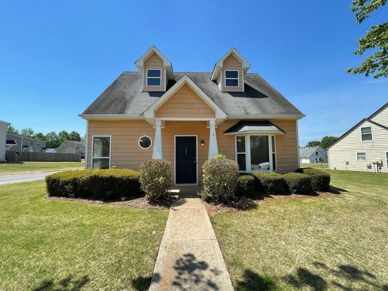 101 Bridgewater Circle