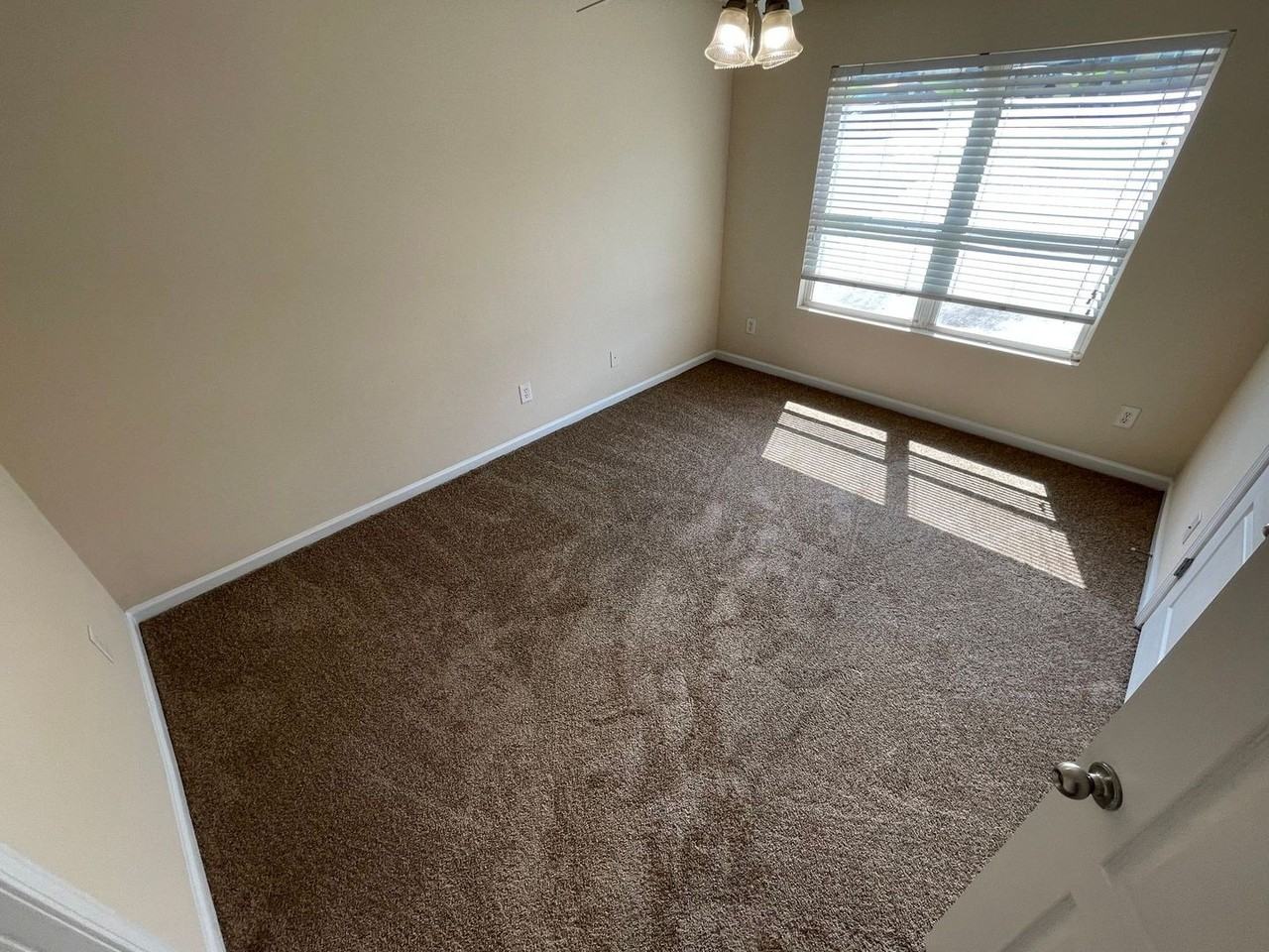 260 Bridgewater Way - Photo 4 of 17