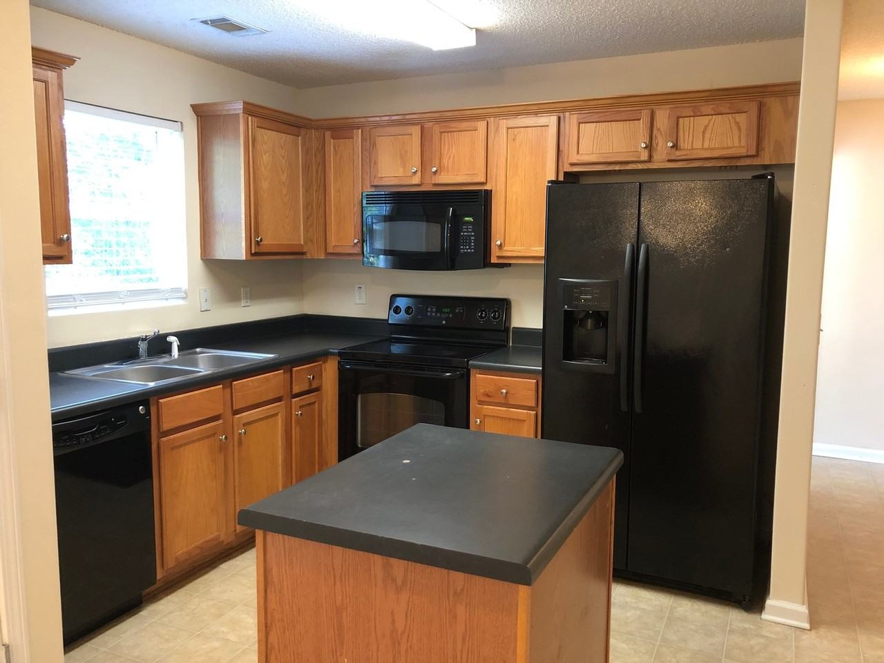 360 Northside Dr - Photo 3 of 21