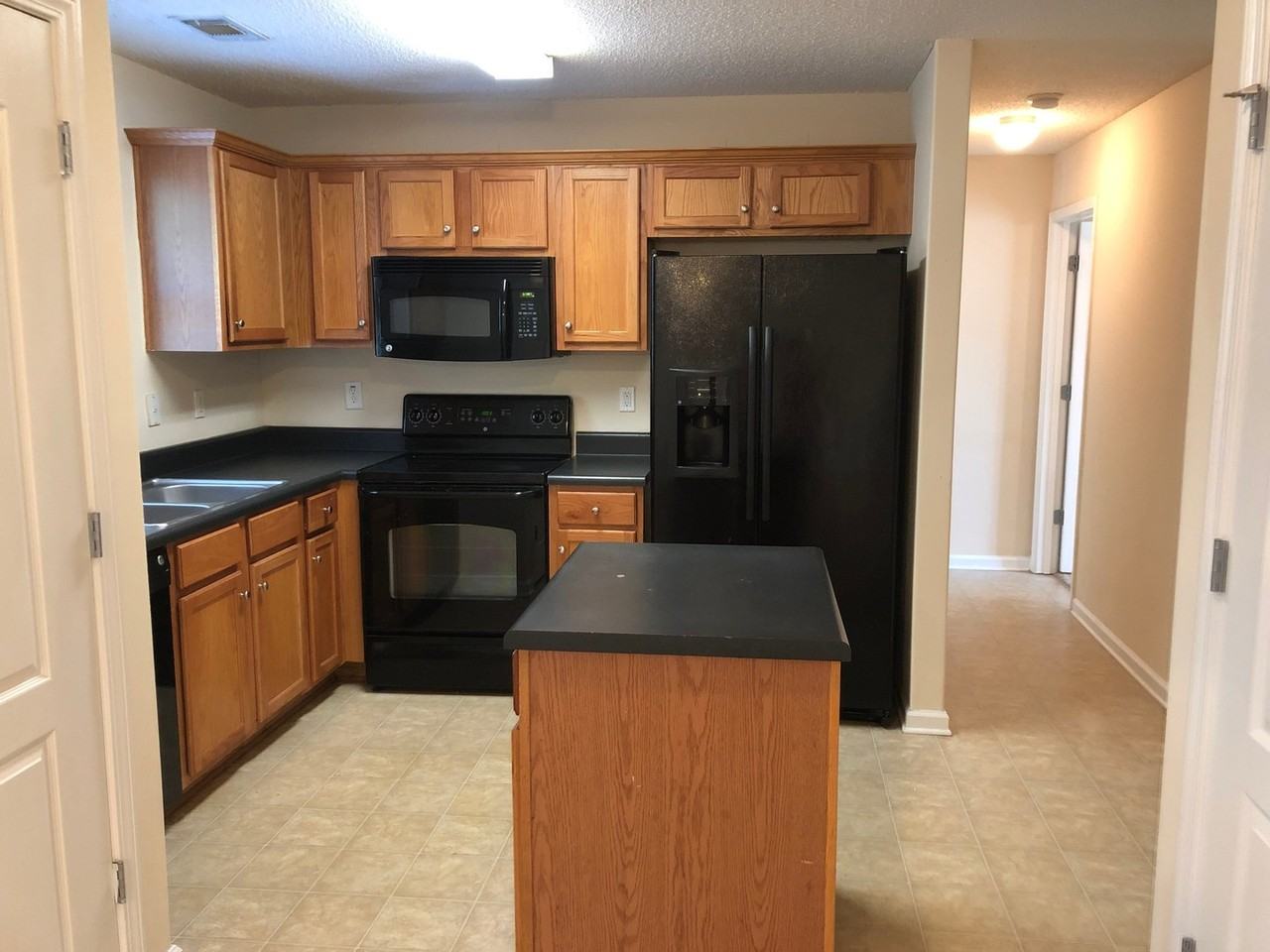 360 Northside Dr - Photo 4 of 21