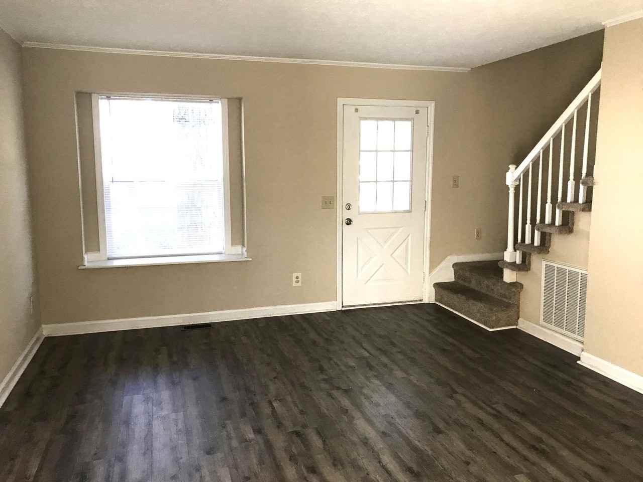 3200 N Oak St - Photo 2 of 15