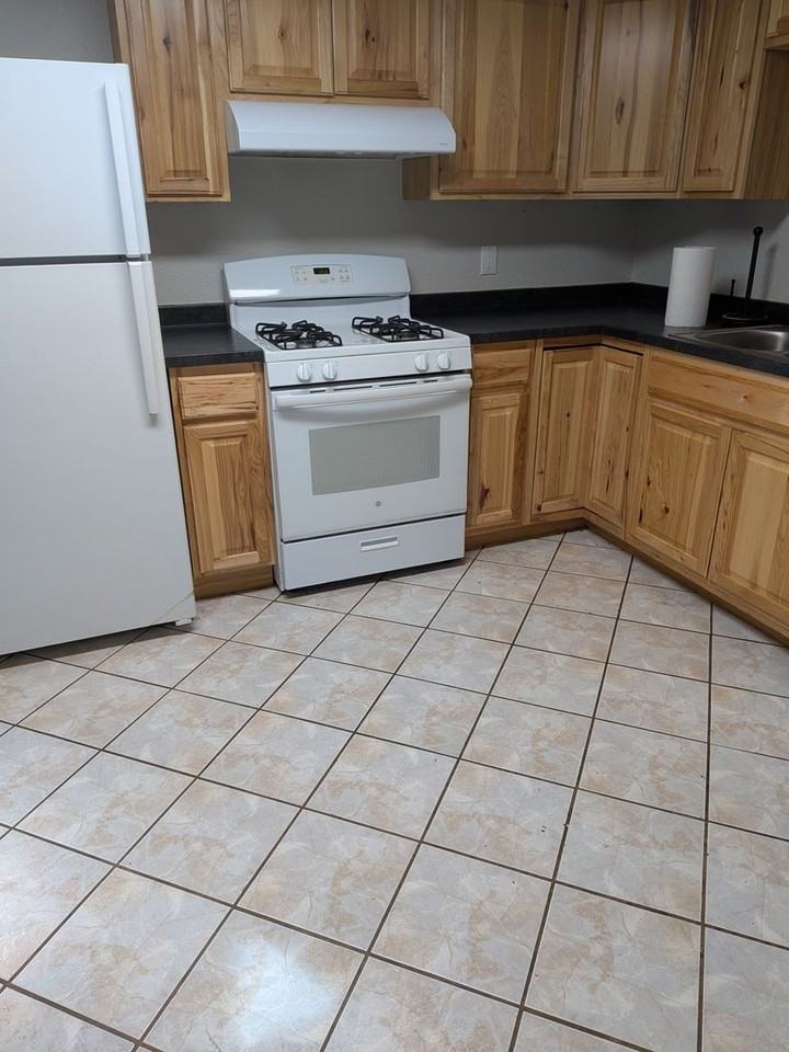 943 Van Gordon St #B - Photo 4 of 12