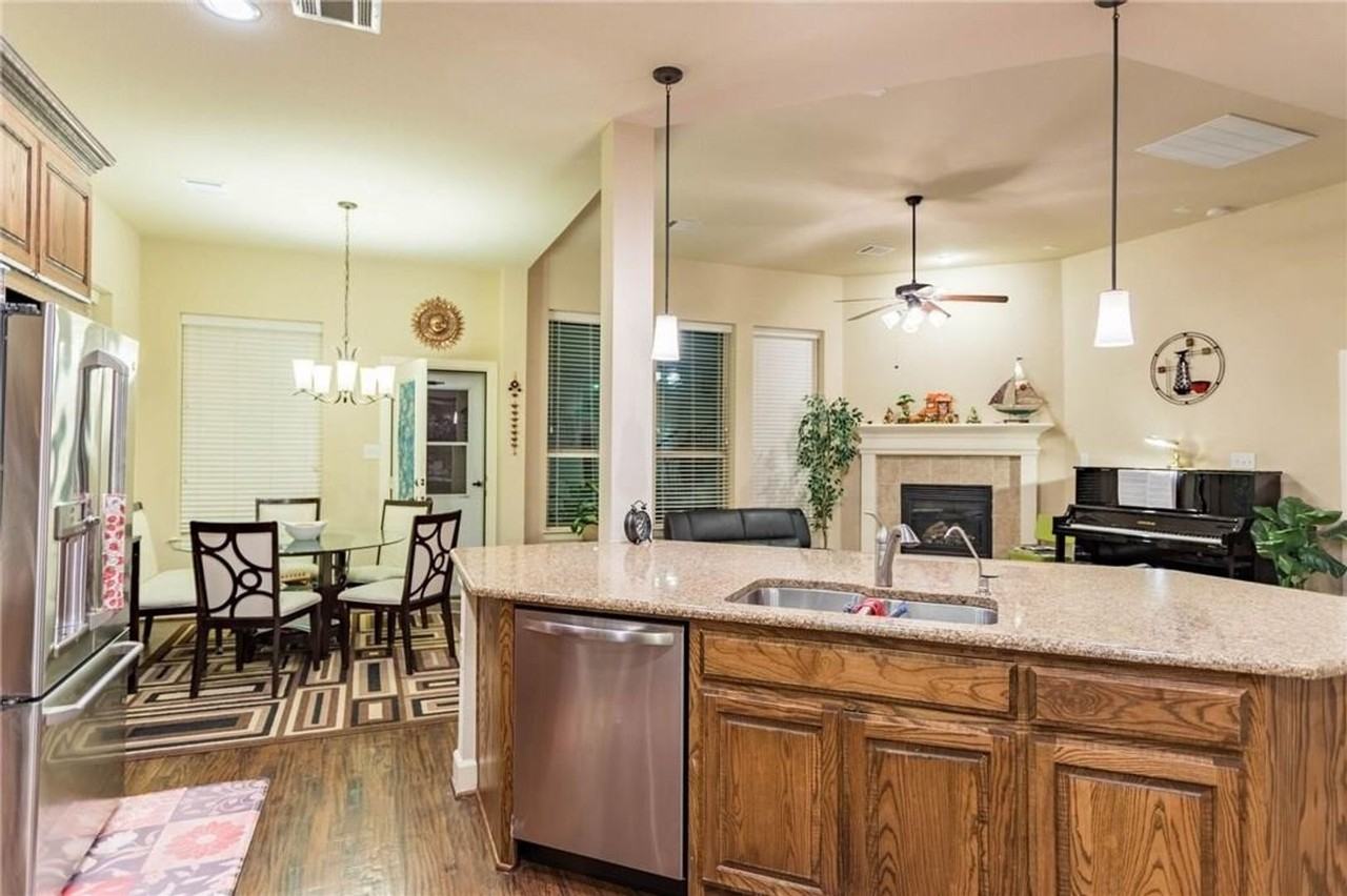 423 Palacio St - Photo 3 of 18