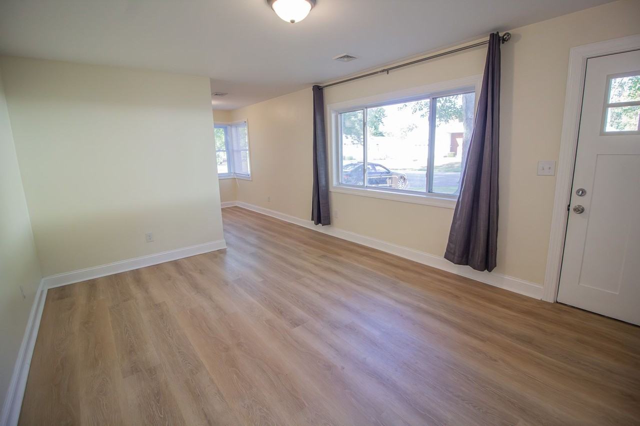 13 Loralee Dr - Photo 2 of 14