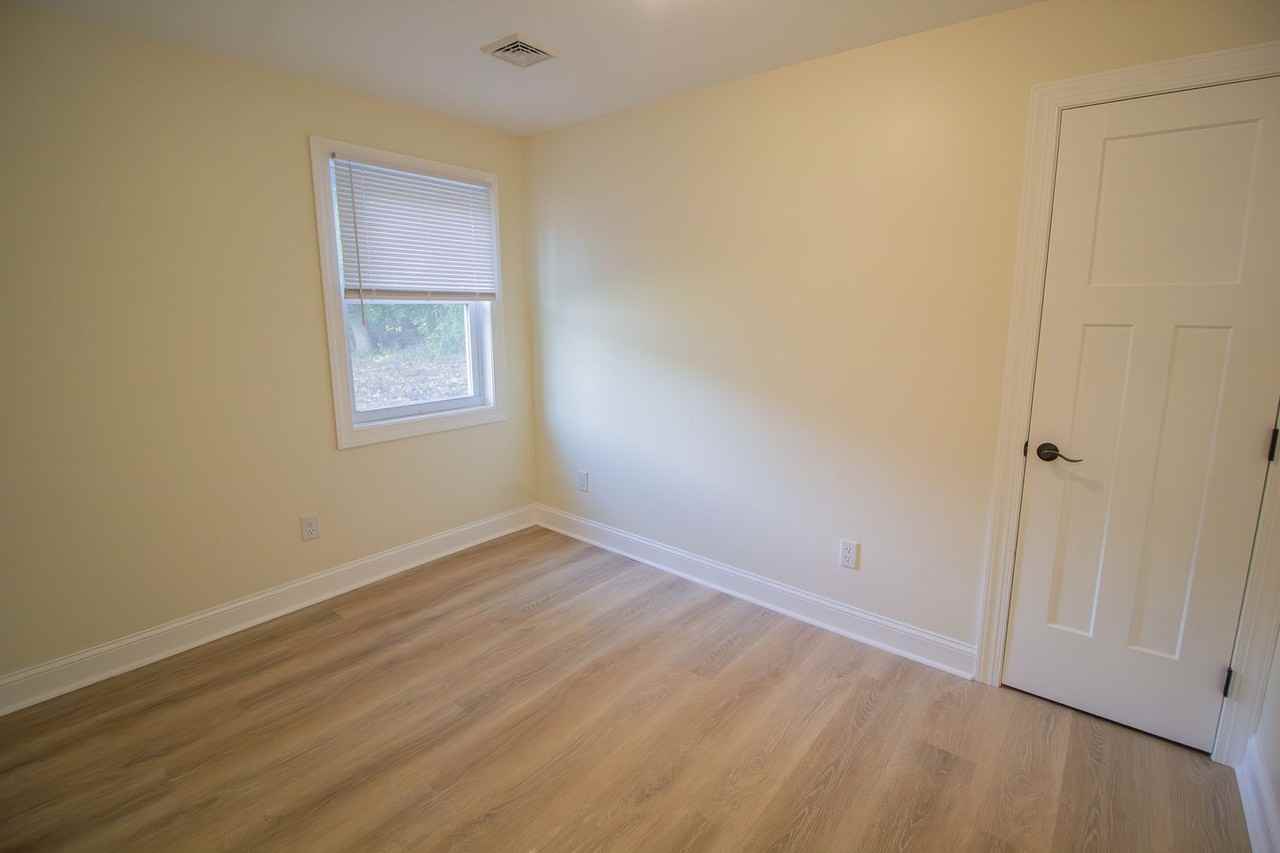 13 Loralee Dr - Photo 3 of 14