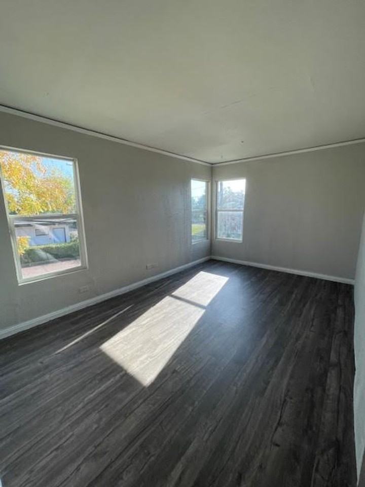 1505 N 25th St #4 - Photo 3 of 6