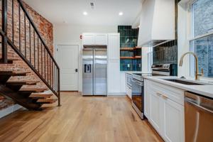 featured image of 2835 W Diamond St