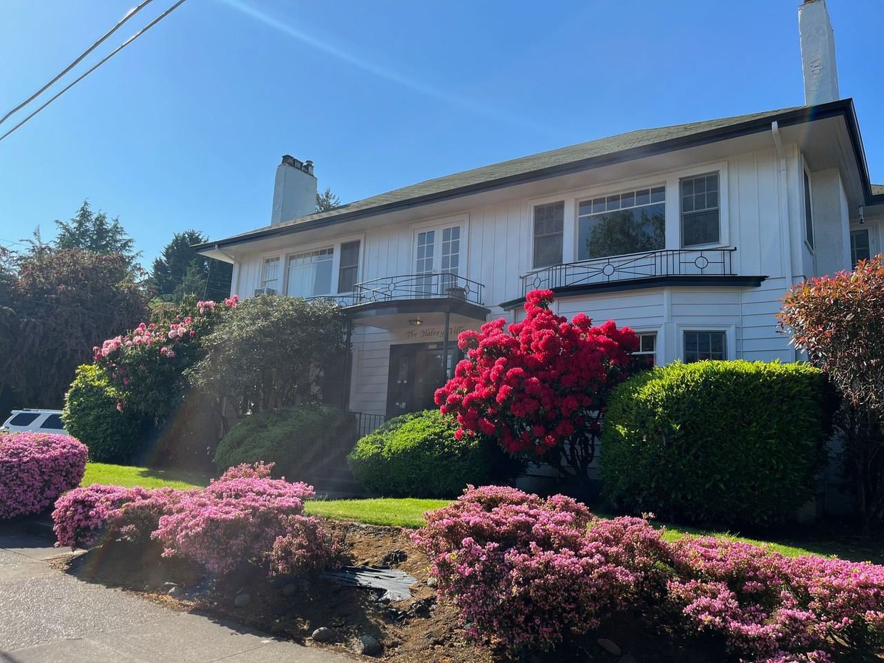 Halsey Villa Apartments - Photo 2 of 19