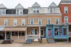 featured image of 325 1/2 N Franklin St