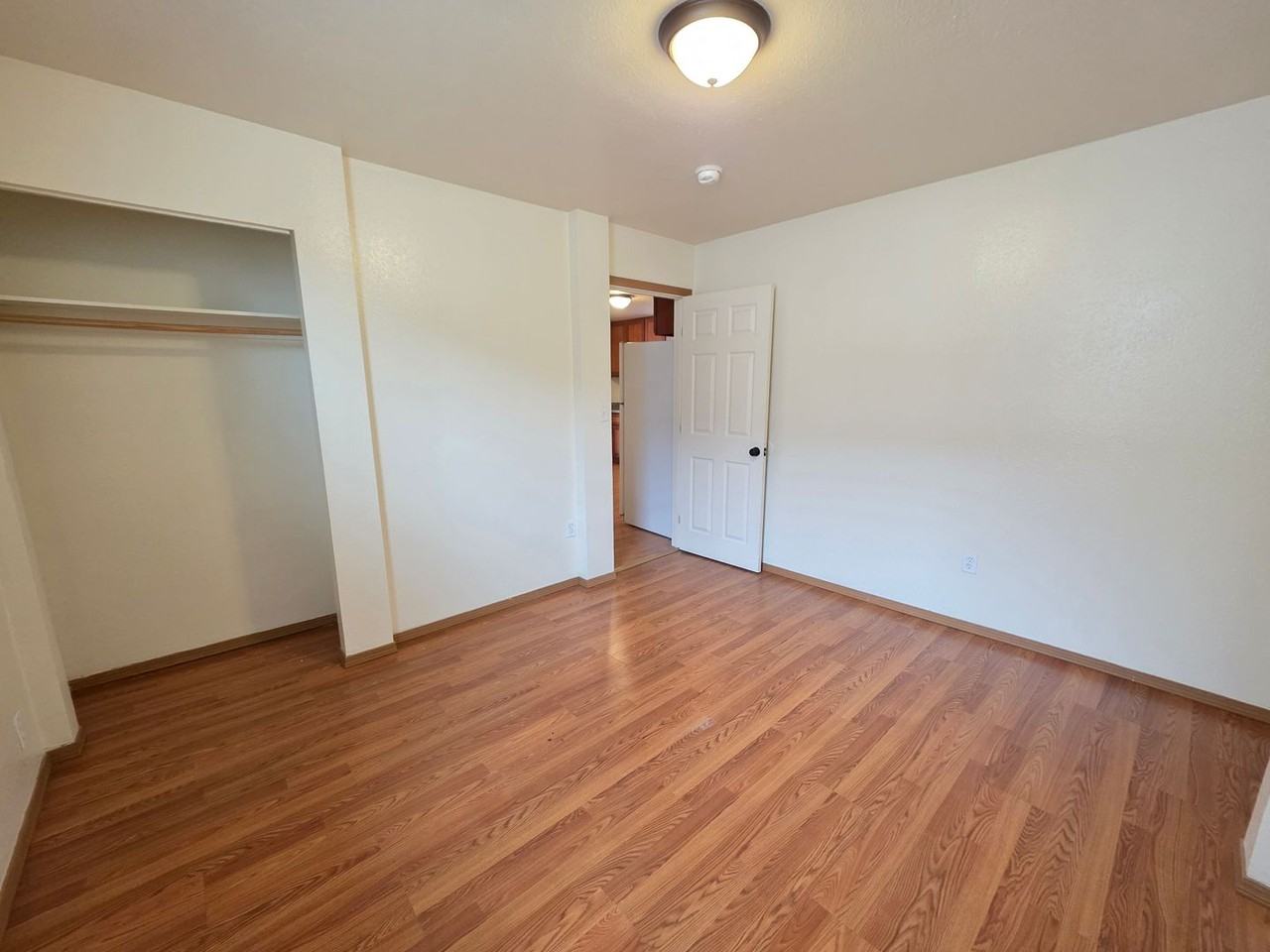 616 S Ainsworth Ave - Photo 5 of 6