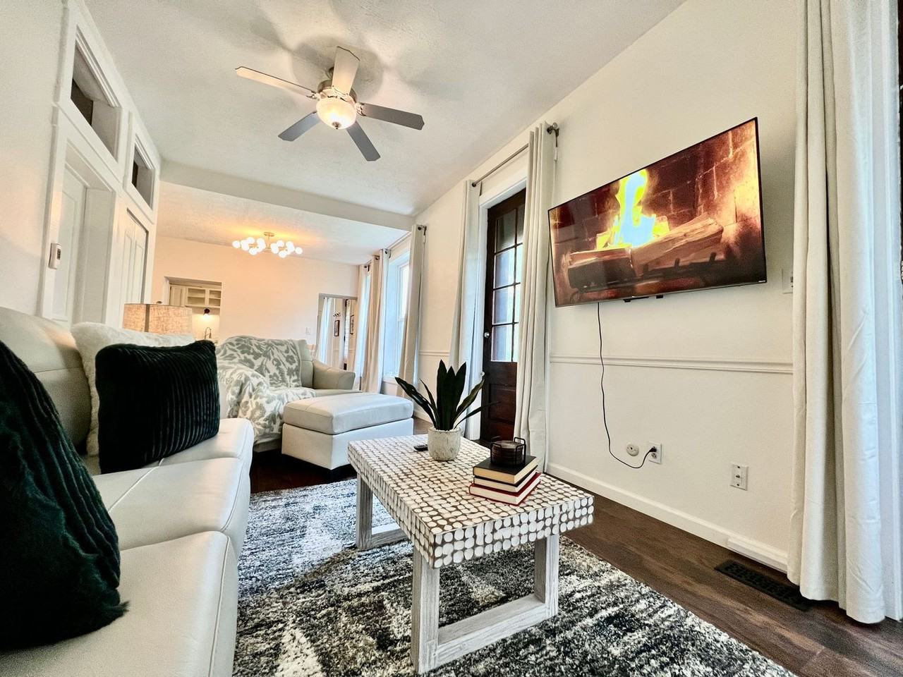 226 Green St - Photo 6 of 22